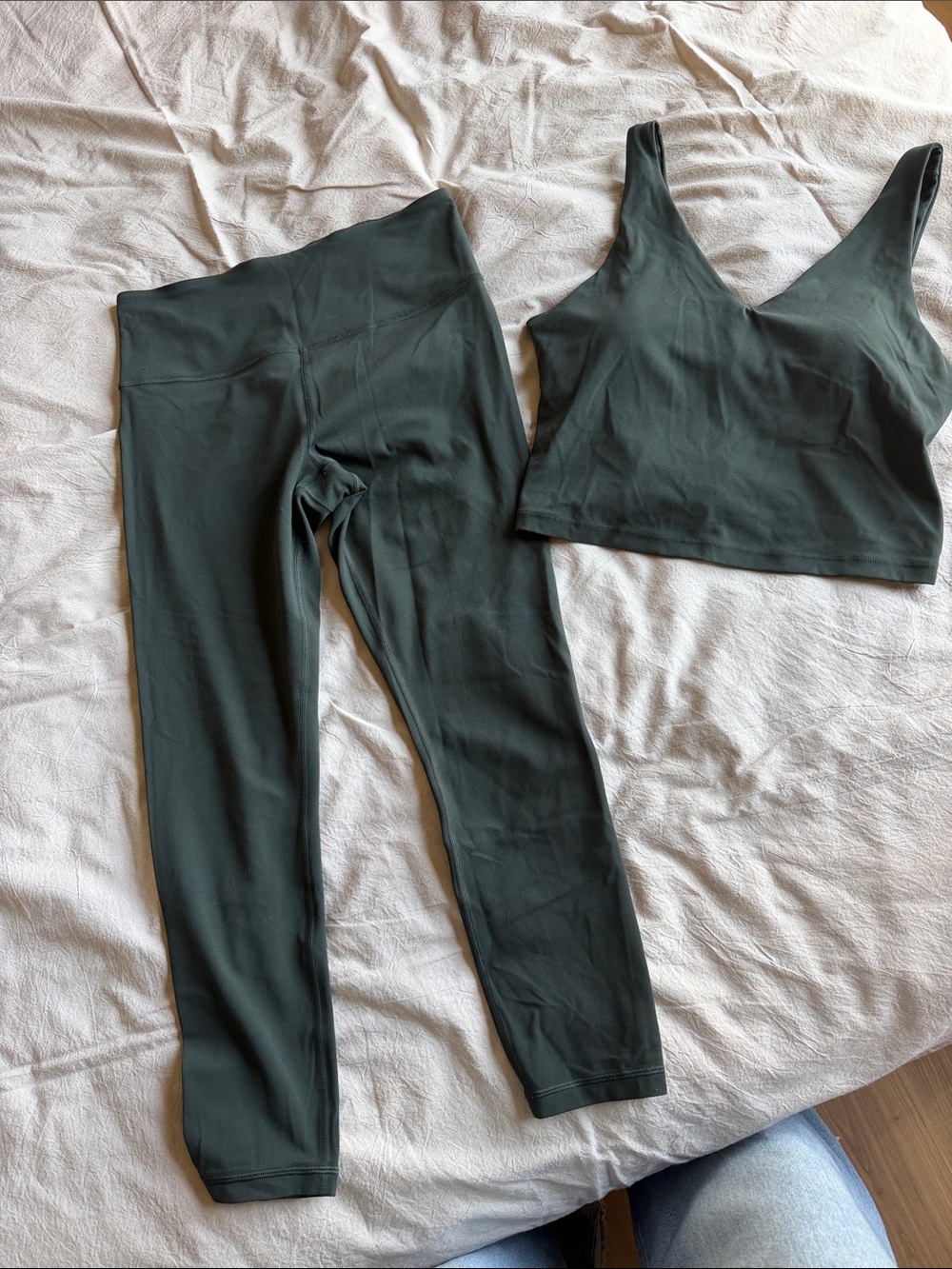 Athleta Elm Color Set. Elation 7/8 & Transcend V-neck